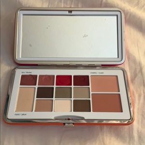 LN Limited Edition Clinique Case of the Pretties!